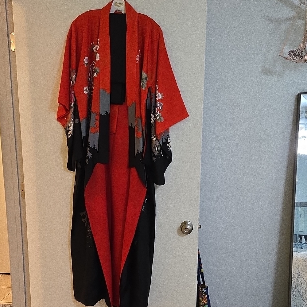 Elegant Red and Black Women's Kimono